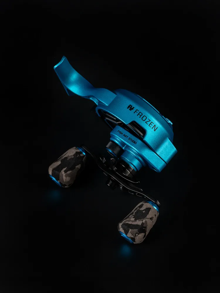 Катушка Relax Frozen Gen2 Matte 25  FRRM2 — крупный план
	                                    4