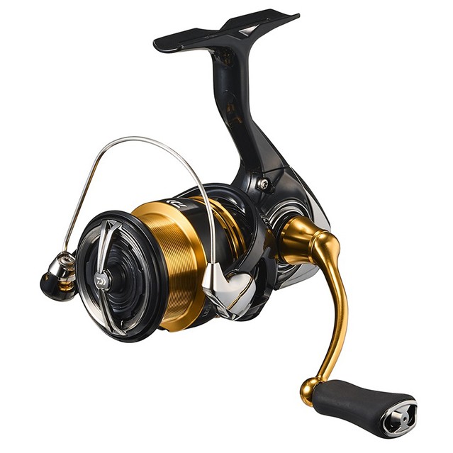Катушка Daiwa Legalis LT3000-C  23  10008-004 — крупный план
	                                    1