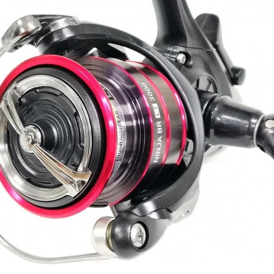 Катушка Daiwa Ninja BR LT3000  20 — крупный план
	                                    3