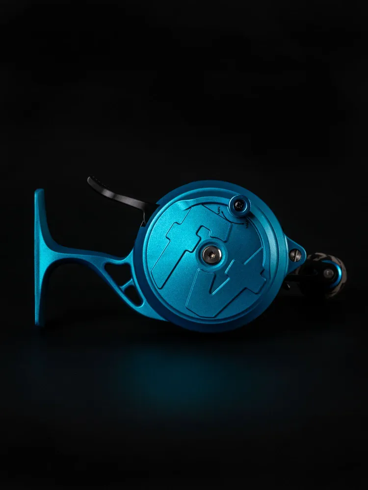 Катушка Relax Frozen Gen2 Matte 25  FRRM2 — крупный план
	                                    1