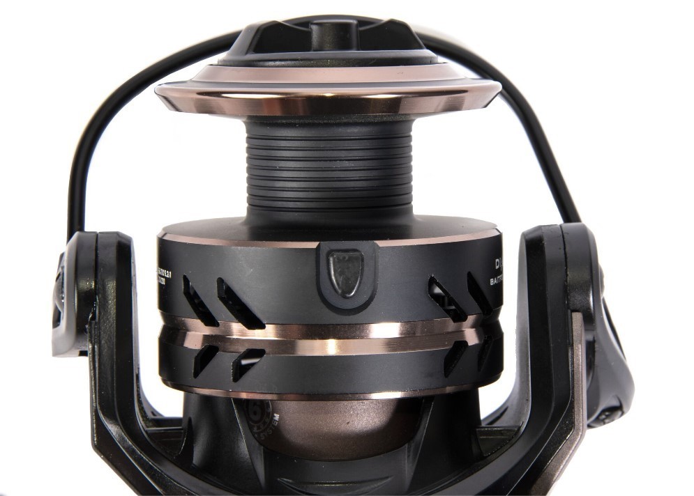 Катушка Salmo Diamond Baitfeeder 6 5000BR    S830-50BR — крупный план
	                                    3