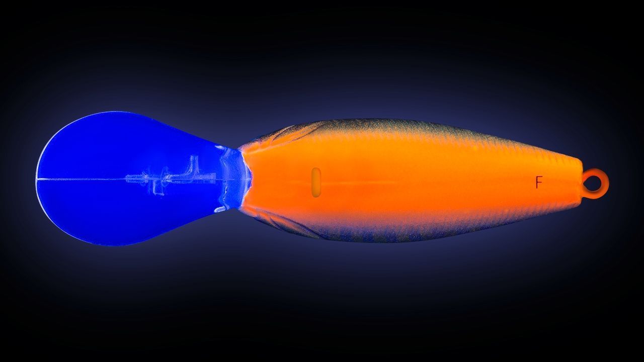 Воблер Strike Pro Cranky Deep 40 626E Blue Silver OB 4,6 гр   EG-164L#626E — крупный план
	                                    1