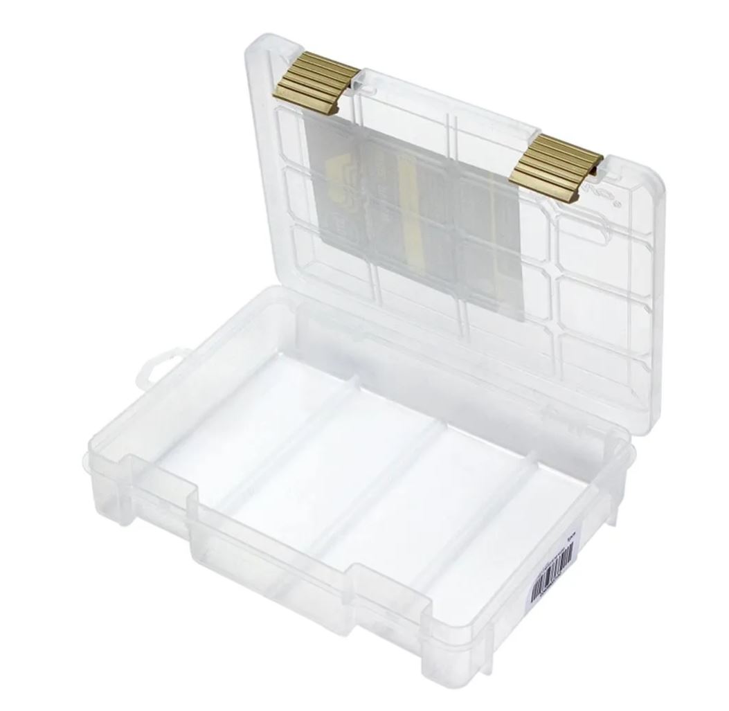 Коробка Plano 2371500 1 Comp Prolatch Box W Tab P  22,9х17,8х5,1 см    PMC2371500 — крупный план
	                                    1