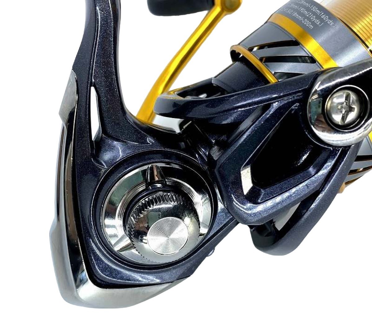 Катушка Daiwa Revros LT2500S  20 — крупный план
	                                    2