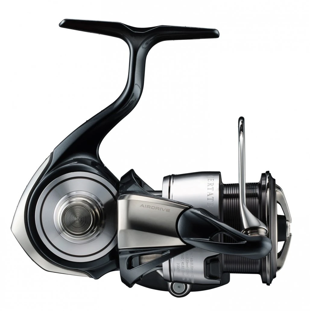 Катушка Daiwa Certate LT3000D  24 — крупный план
	                                    1