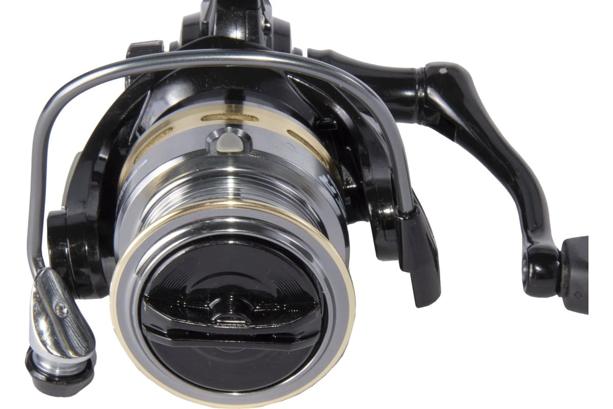 Катушка Salmo Sniper Spin II 4 4000FD    SSS04-40FD — крупный план
	                                    4