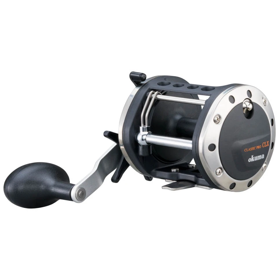 Катушка Okuma Classic Pro CLX 302La  Right handed 19  CLX-302La — крупный план
	                                    2