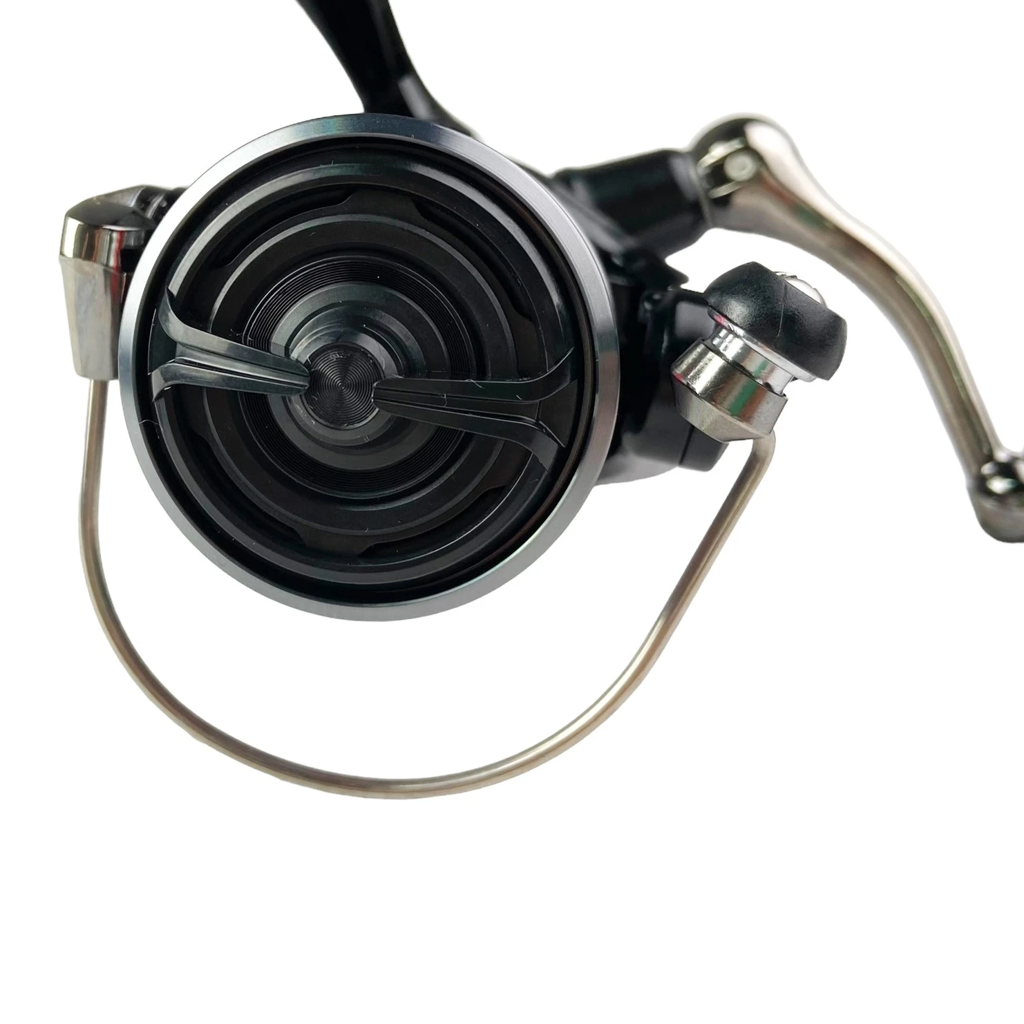 Катушка Daiwa RX LT4000-С  20  10003-400 — крупный план
	                                    3