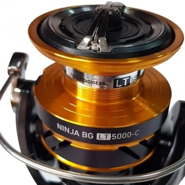 Катушка Daiwa Ninja BG LT 5000-C  19 — крупный план
	                                    5