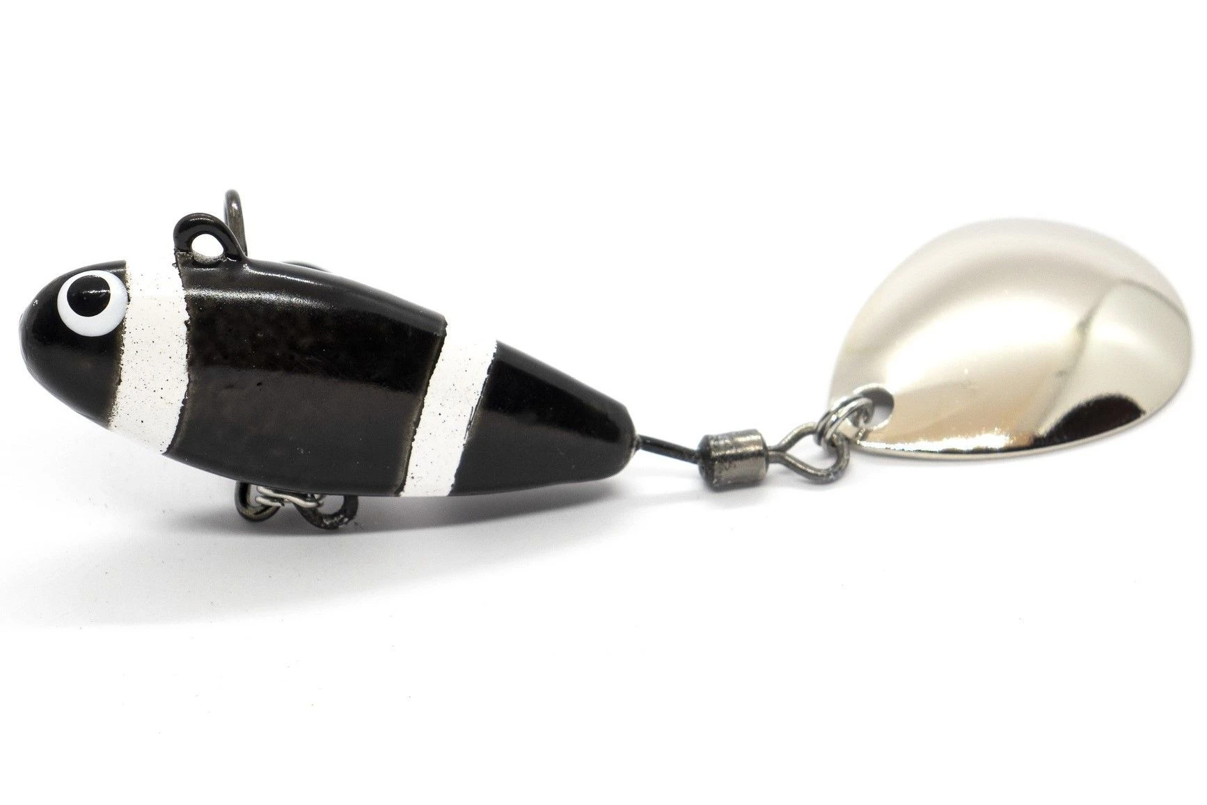 Тейл-спиннер UF Studio Hurricane 32 32 гр 80 мм Zebra   H32Z — характеристики,  особенности конструкции