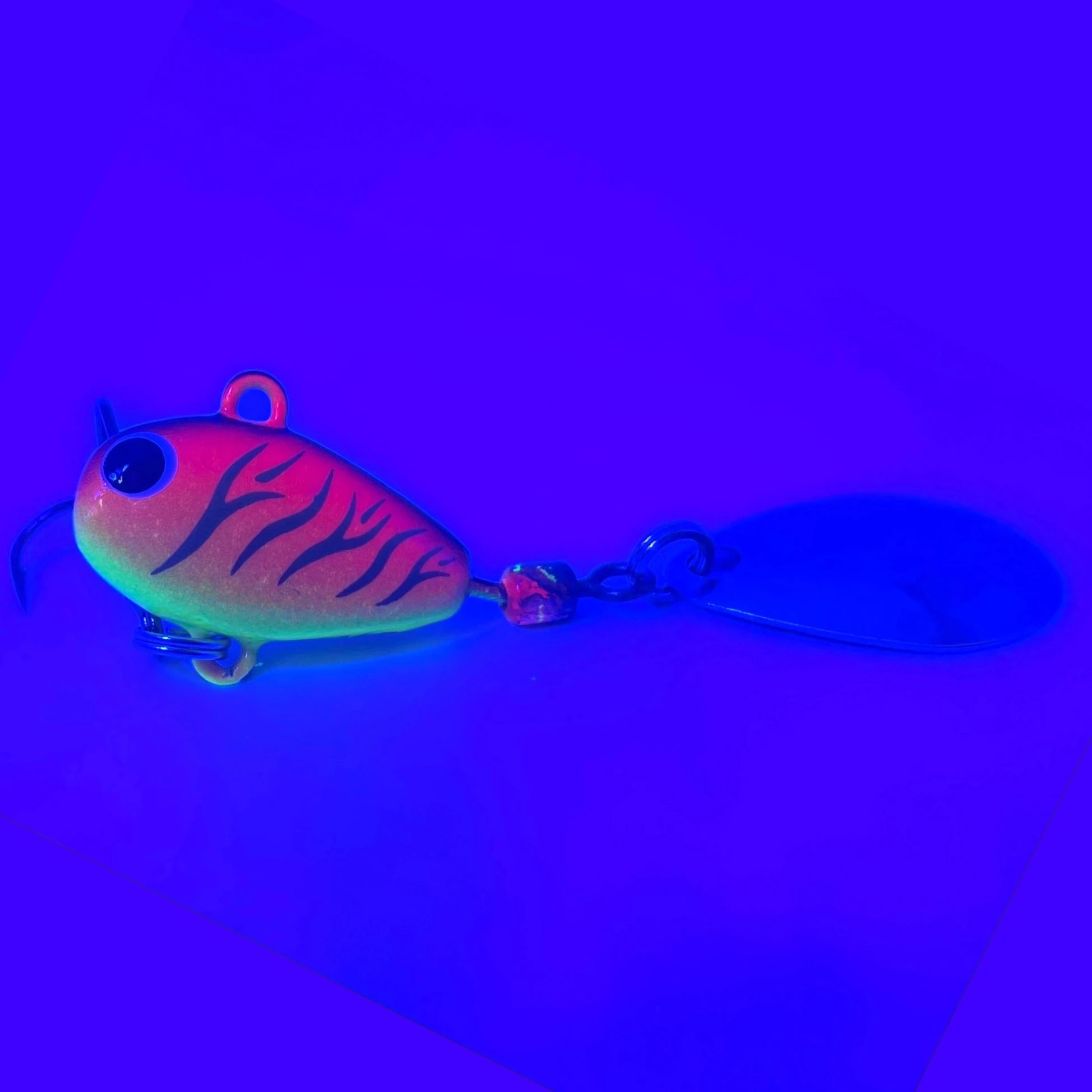 Тейл-спиннер UF Studio Hurricane 7.5 7,5 гр 50 мм Fire Tiger   H7.5Ftiger — крупный план
	                                    1