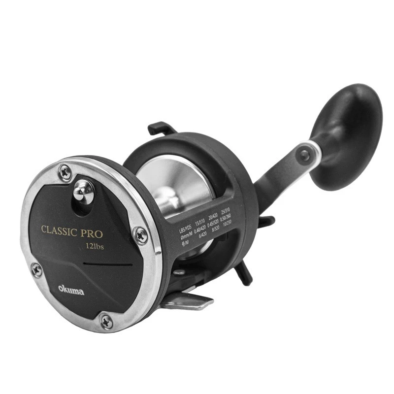 Катушка Okuma Classic Pro XP 302C  RH Trolling 24  XP-302C — крупный план
	                                    1