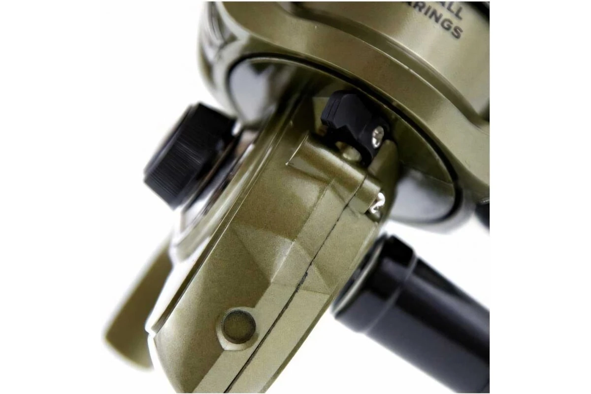 Катушка Salmo Sniper Spin 4 30FD    6730FD — крупный план
	                                    1